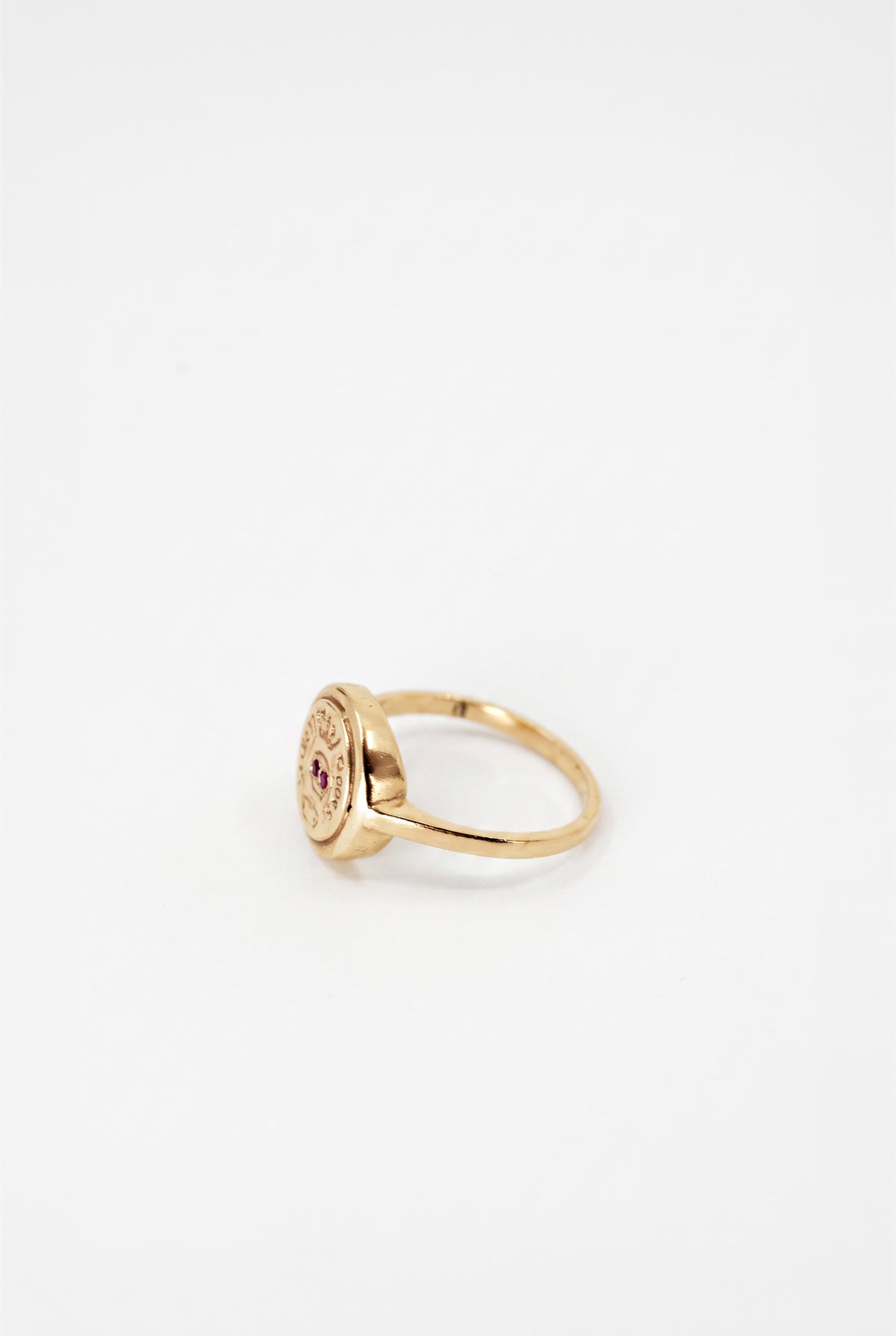 Skull Ring Emerald Ruby Crest Gold (Copy)